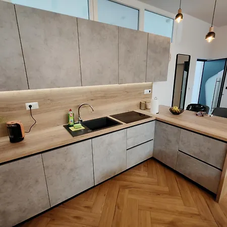 The White House Сплит