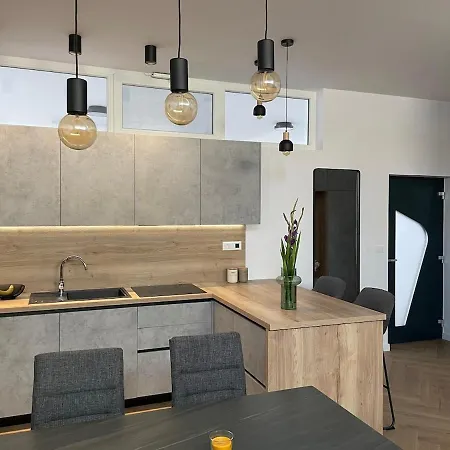 The White House Split