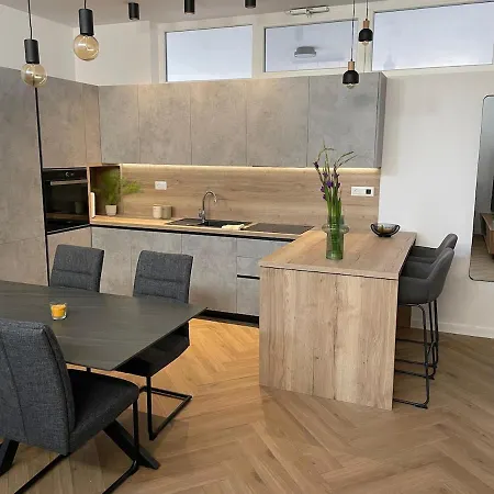 Villa The White House Split