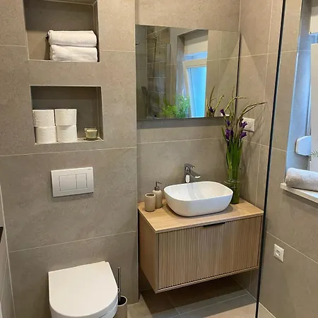 The White House Split