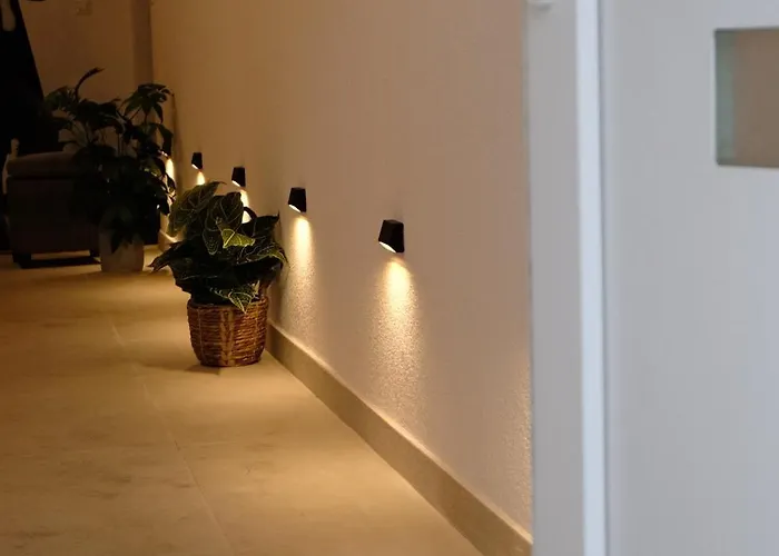 ヴィラ The White House スプリト