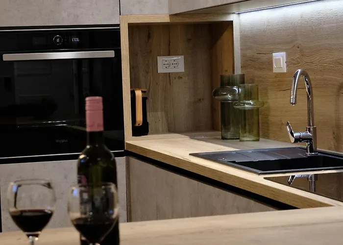 ヴィラ The White House スプリト