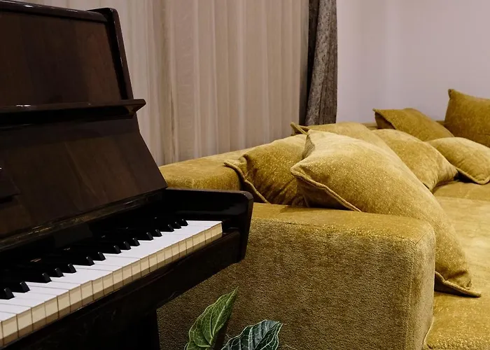 ヴィラ The White House スプリト